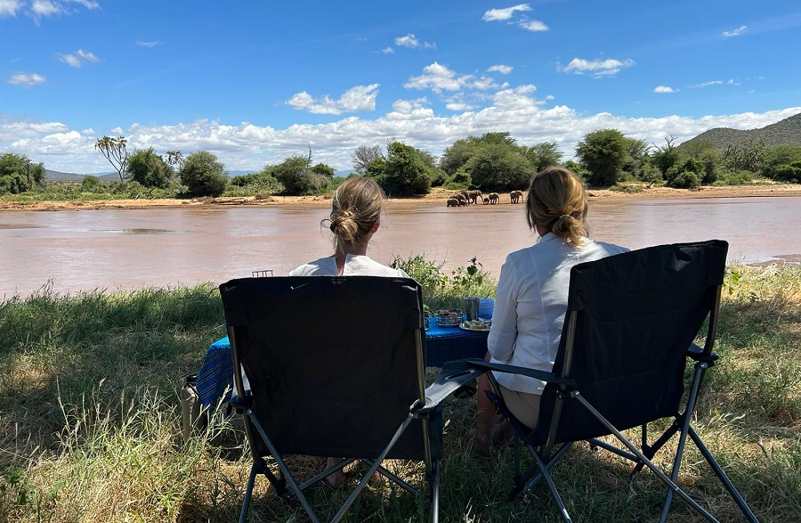 olifanten-tijdens-onze-luch-in-kenia